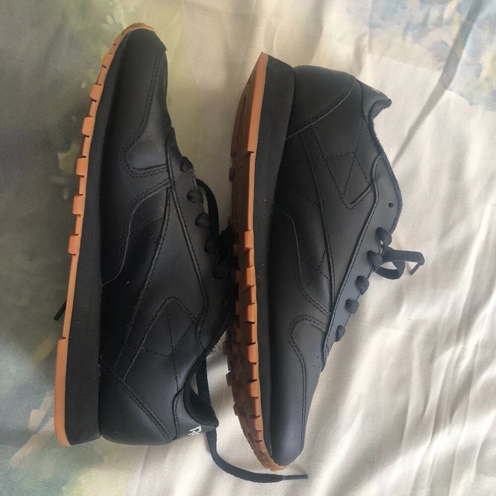 Reebok Classic Leather Black Rubber Sole - Picture 3 of 5